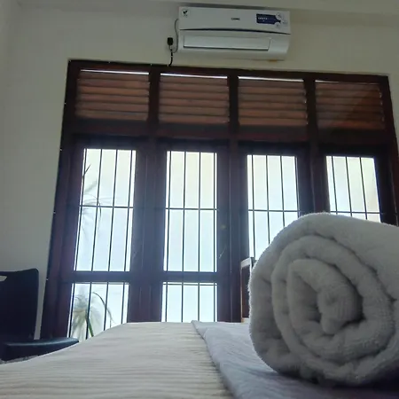 The Breeze Apartment Galle Room photo